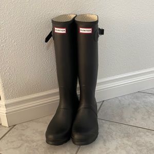 Original tall matte black hunter rain boot size 9